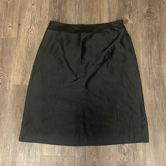 Ann Taylor Petites Vintage Silk A-line Skirt Black 8P - Picture 2 of 6